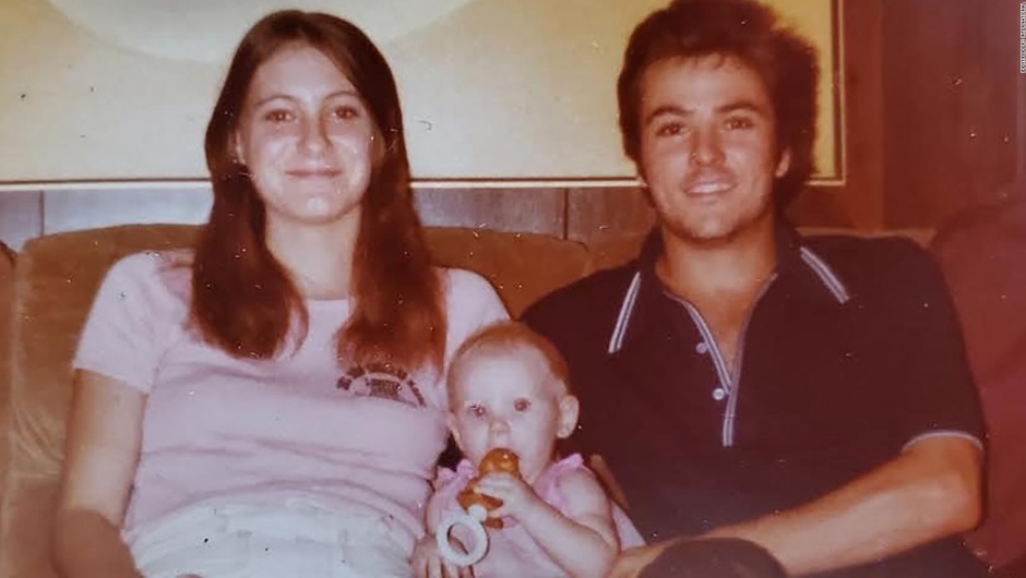 Encuentran viva a hija de pareja asesinada hace 40 años