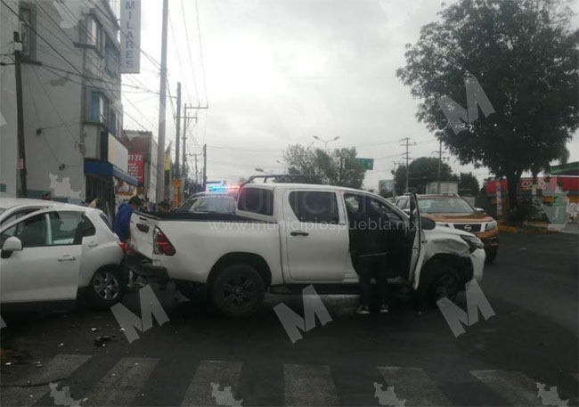 Choque en Prolongación Reforma en Puebla deja 3 personas lesionadas