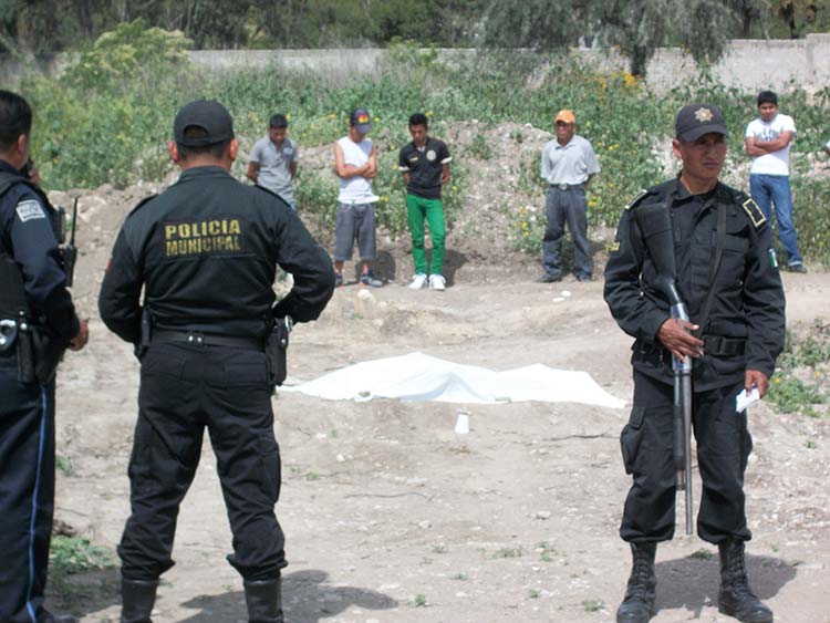 Acribillan a lavacoches de 17 años en Santiago Miahuatlán