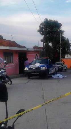 Matan a comandante y hieren a policía en Teotlalcingo