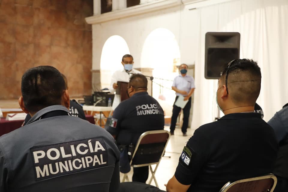 Incrementan salarios y prestaciones a policías de Izúcar de Matamoros