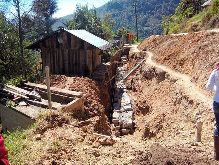 Obras en Huilacapixtla ocasionan molestia entre pobladores