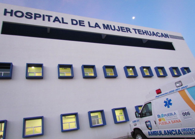 Trasladan a Hospital a presa de Tehuacán con cáncer