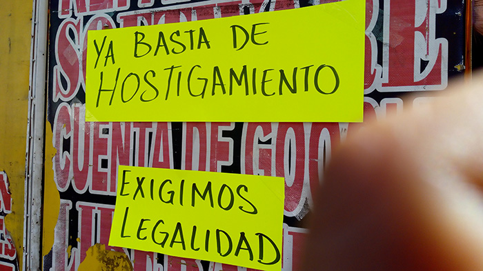 Ambulantes en Texmelucan exigen liberación de sus líderes