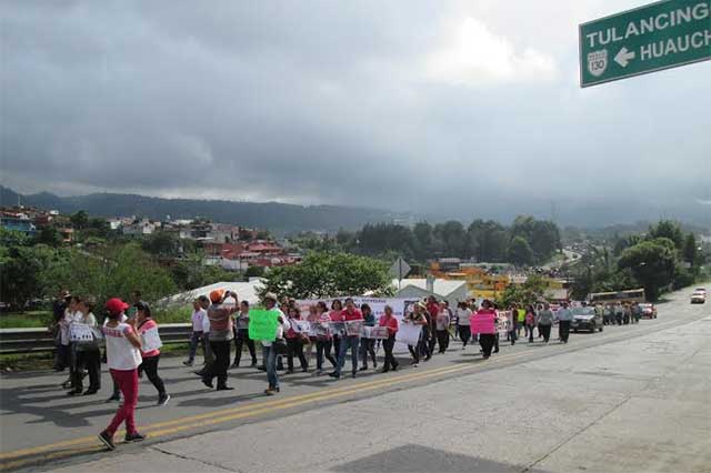 Se unen en Huauchinango maestros y electricistas contra Reforma Educativa