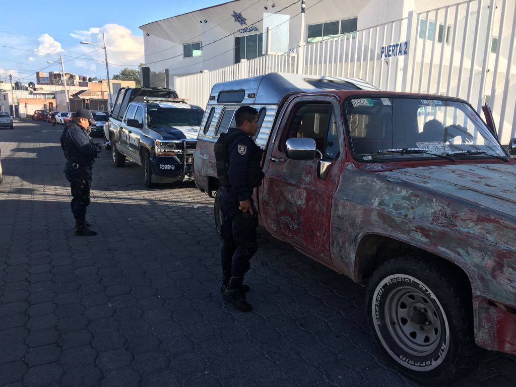 Detiene a sujeto con 100 litros de huachicol