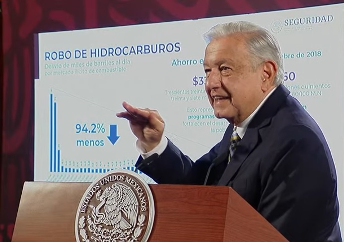 Recuerda AMLO venta huachicolera en las carreteras de Puebla