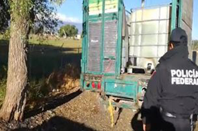 Decomisan en Texmelucan camioneta con 2 mil litros de huachicol