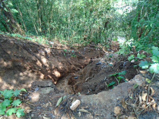 Colapsa tubería de planta Tratadora en Huauchinango, bloquea carretera