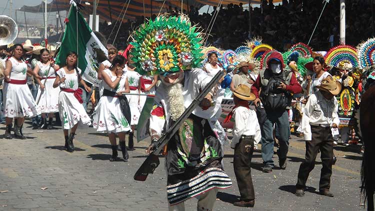 Tras dos muertes, suspenden guerritas en Carnaval de Huejotzingo