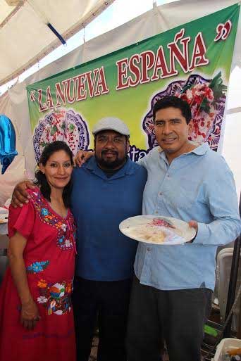 Venden 5 mil chiles en nogada en Festival Huejotzingo 2015