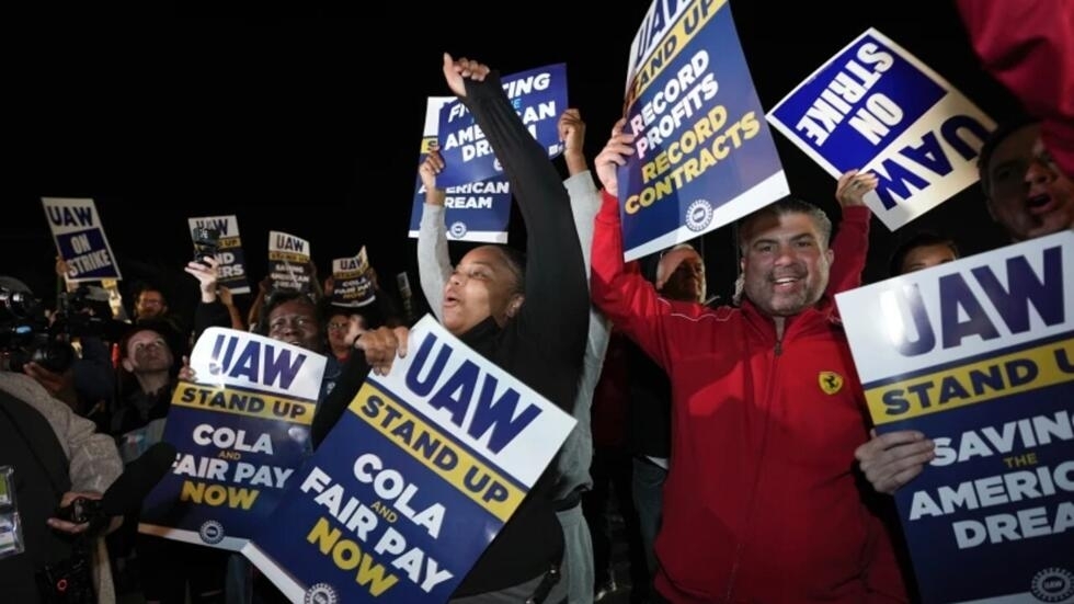 Crece la huelga automotriz en los Estados Unidos