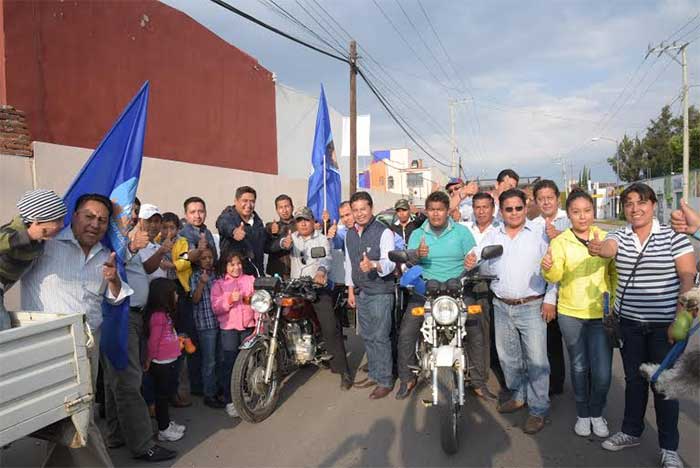 Suma Miguel Huepa apoyo de electores en las Cholulas