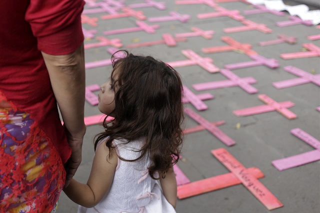 Feminicidios dejan 148 huérfanos en Puebla