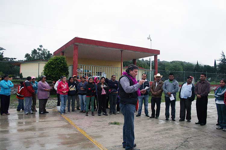 Lleva David Huerta obras de agua y drenaje a La Joya y Tenextepec