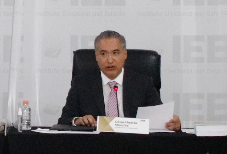 Destituye el IEE a su secretario ejecutivo César Huerta