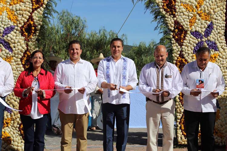 Sin porras Moreno Valle encabeza el Huey Atlixcayotl