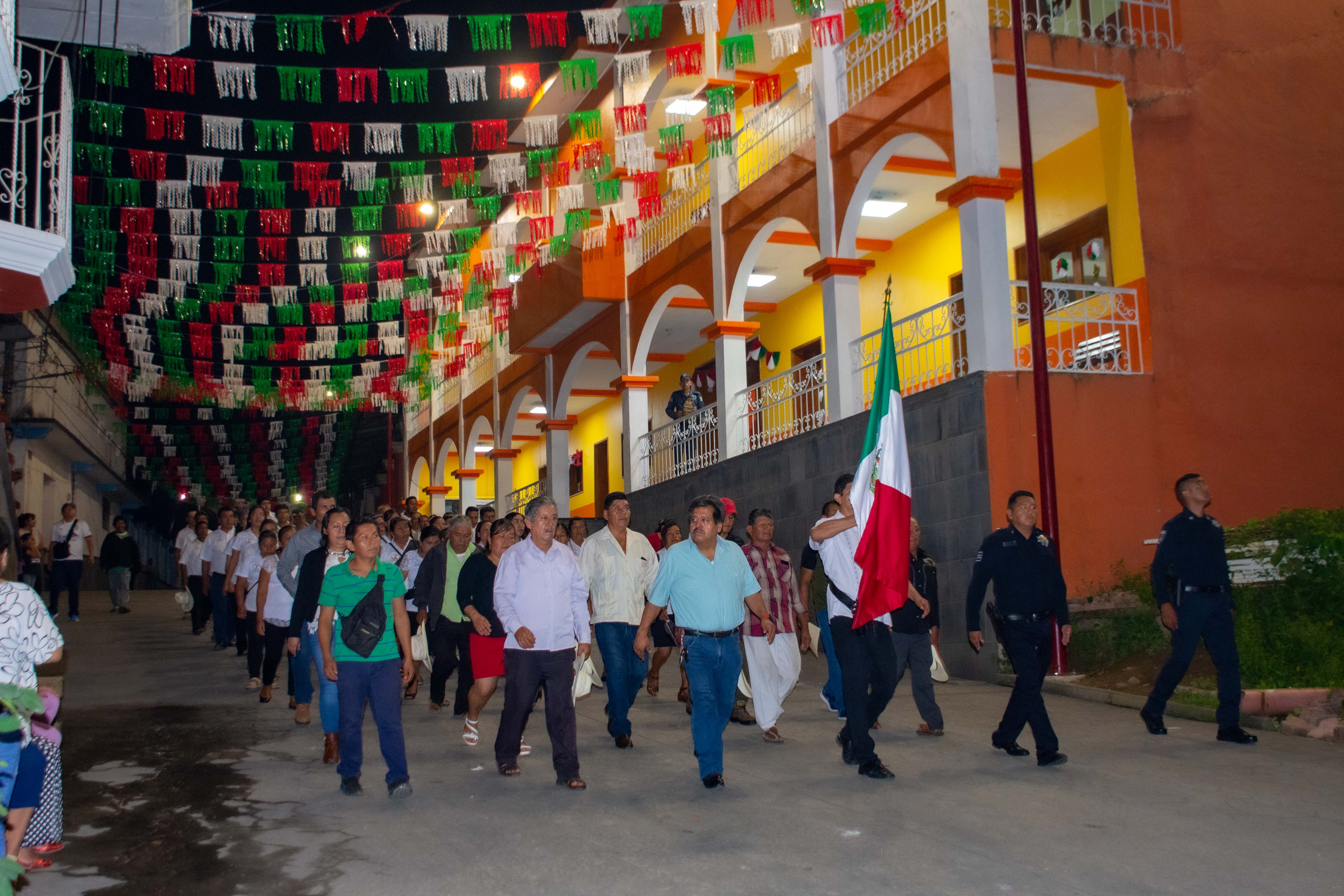 Celebran Fiestas Patrias en Huitzilan de Serdán