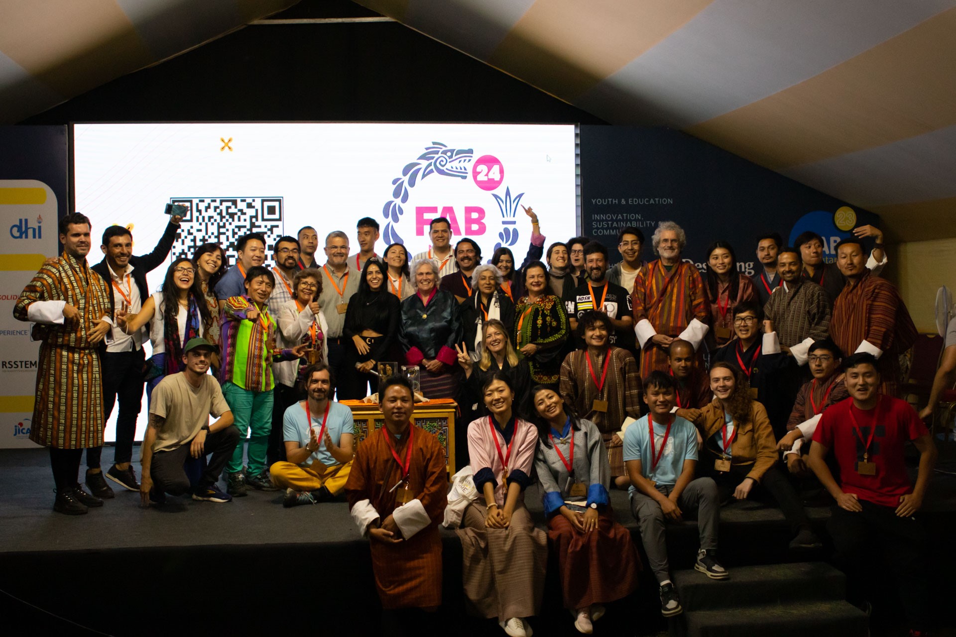 Ibero Puebla destaca en la Reunión Mundial de Fab Labs en Bután
