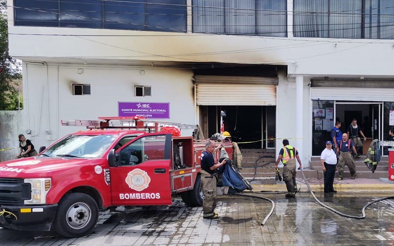 Elección caliente: se incendian instalaciones del IEC en Coahuila