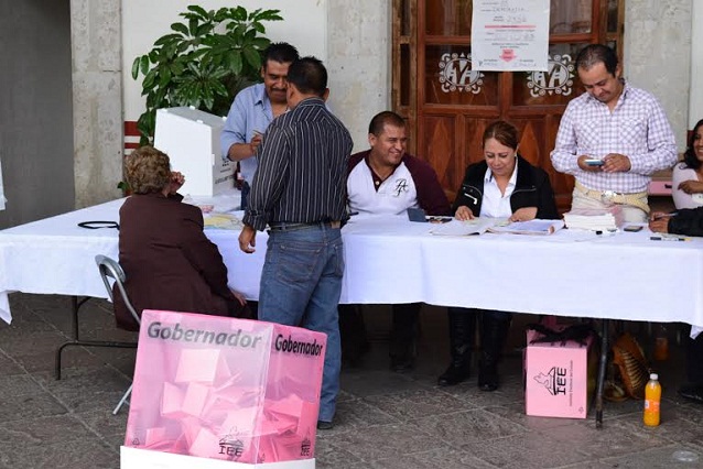 Acarreo de votantes e incidentes menores reportan en elecciones de Puebla