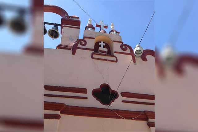 Urgen reparar fisura en iglesia de Santa Cruz Texcoco, en Izúcar