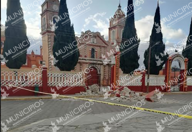 Borracho choca su camioneta contra iglesia de Palmar de Bravo