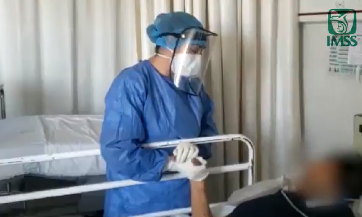 VIDEO Enfermera canta a sus pacientes con COVID19 para darles ánimos