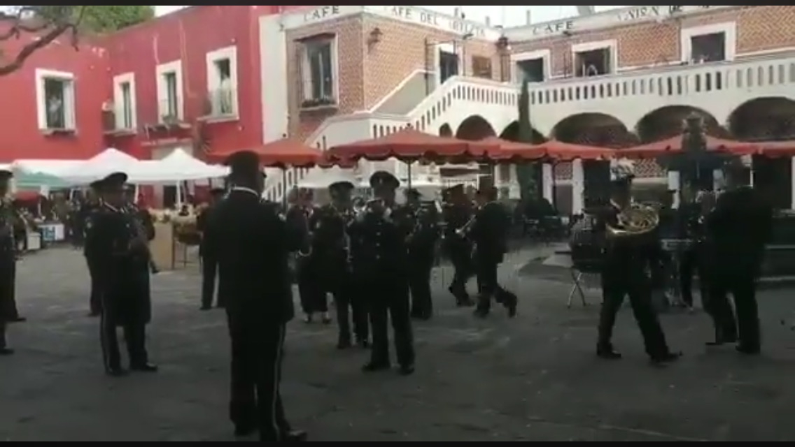 Sorprende a poblanos actuación de Banda de Música Militar