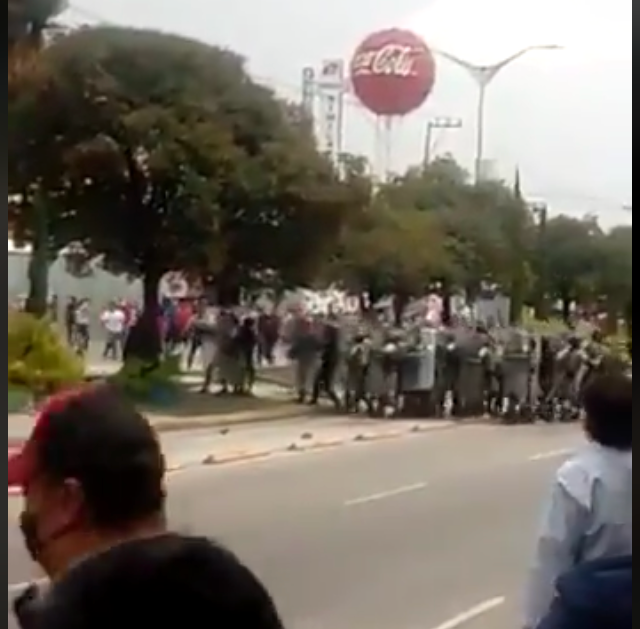 VIDEO Conflicto entre Guardia Nacional y comerciantes en La Cuchilla