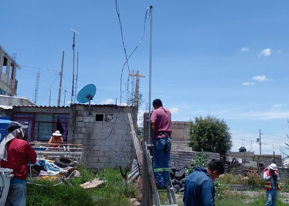 Logra electrificación en colonia Cuitláhuac de Puebla