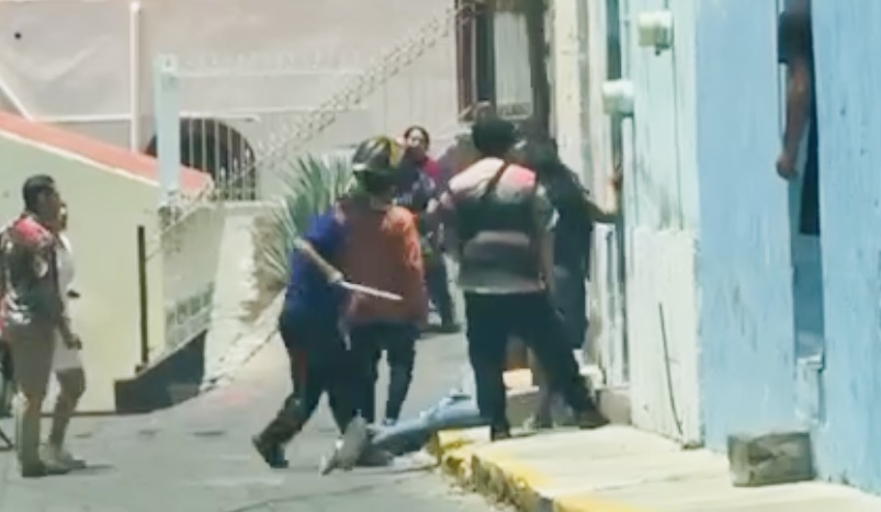 Otro presunto ladrón es retenido y golpeado por vecinos en Atlixco