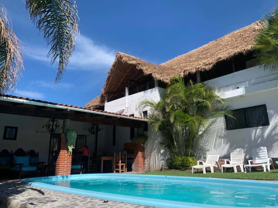 Se acrecienta la disputa en Atlixco entre hoteleros y alquiladores de Airbnb por clientes