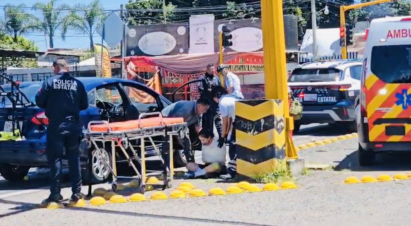 Accidente en la Atlixco-Puebla: ciclista atropellada por su propio auto escolta