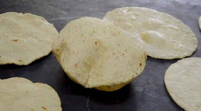 Rebasa tortilla de mano los 20 pesos por kilo en Atlixco