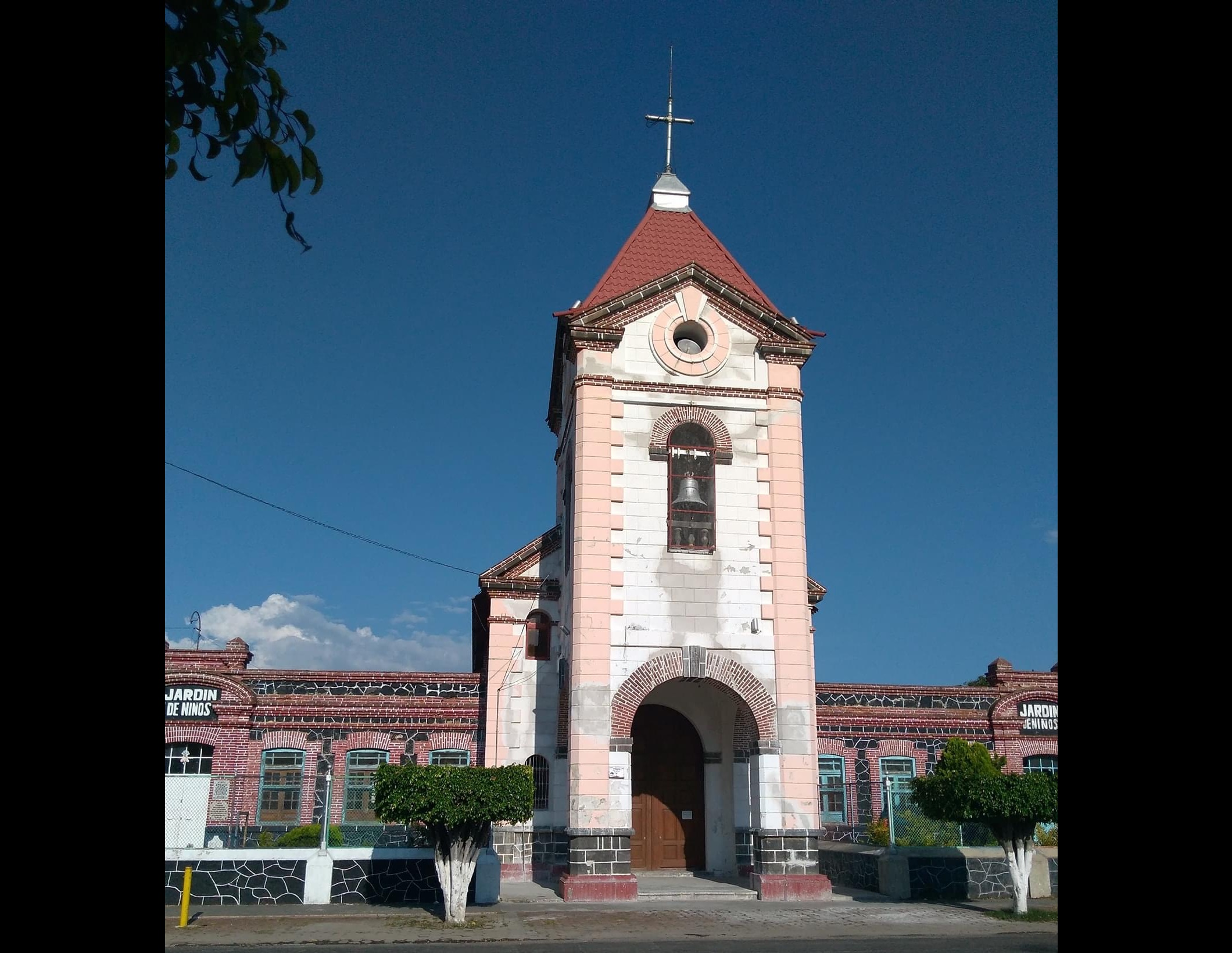 Muere indigente atrás de la iglesia de Metepec en Atlixco