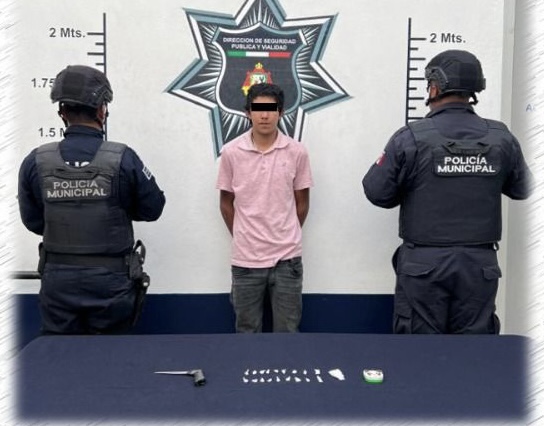 Joven es atrapado en Atlixco con drogas y arma