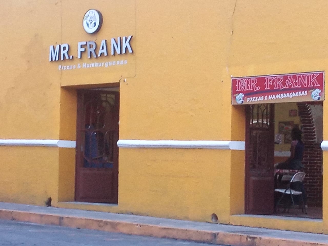 Reabre sus puertas Mr Frank, la pizzería intervenida por la FGE en Atlixco