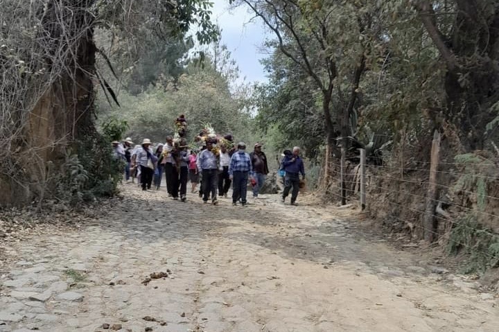 Celebran la Santa Cruz con visitas a depósitos de agua en Atlixco