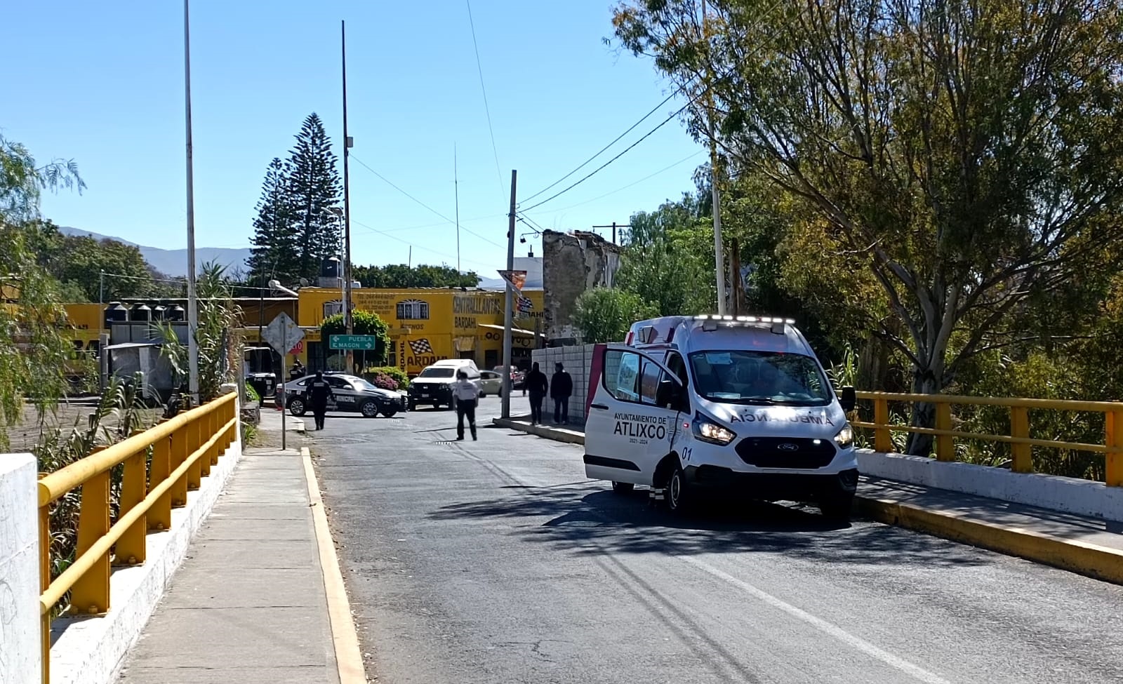 Salvan a chica atlixquense de suicidarse en puente del centro de la ciudad 
