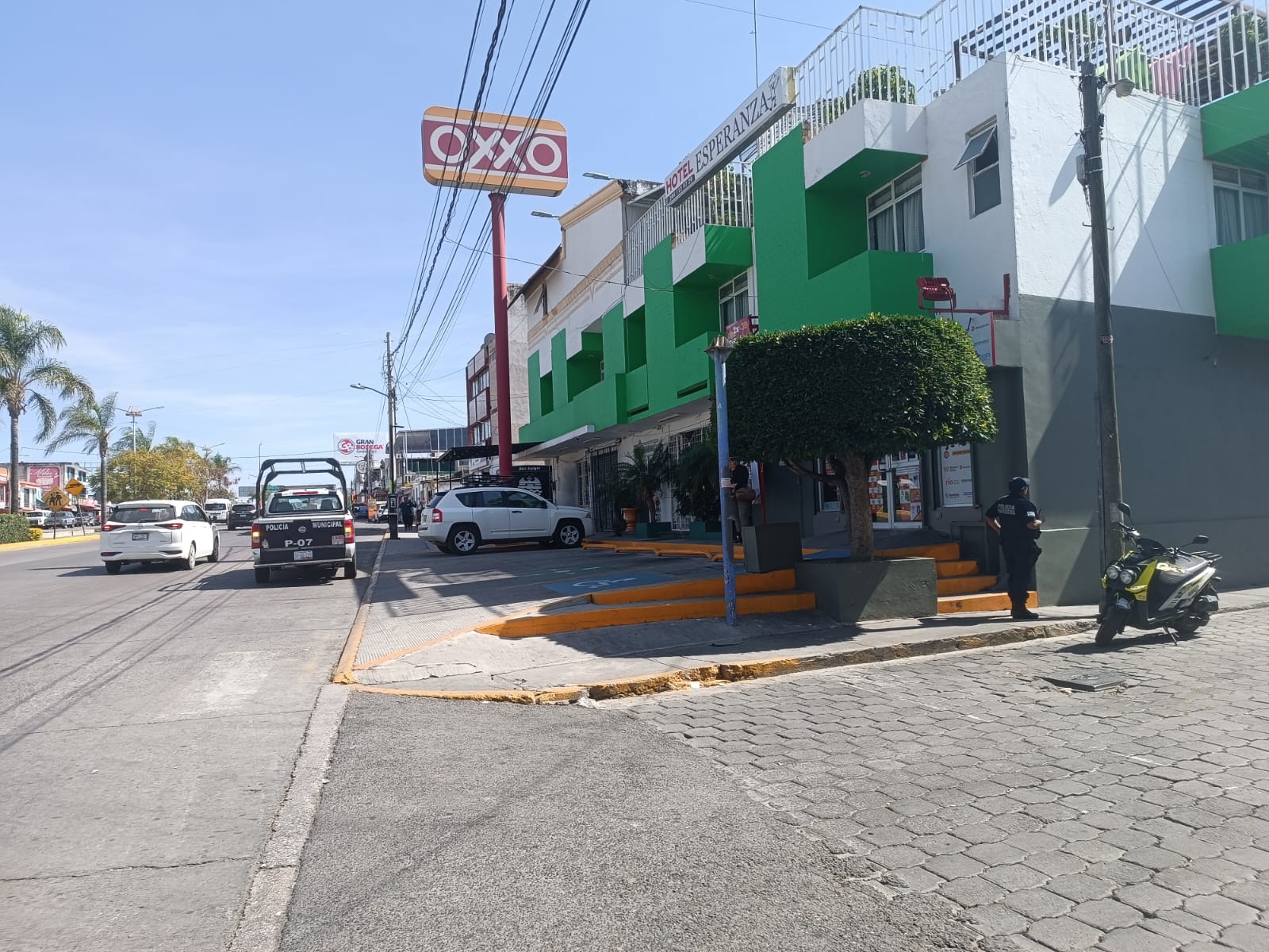 En Atlixco ladrones asaltan OXXO y minutos después son atrapados