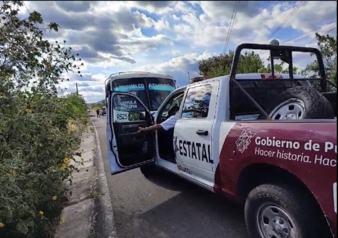 Muere estudiante atlixquense tras caer de microbús y ser atropellado por la unidad