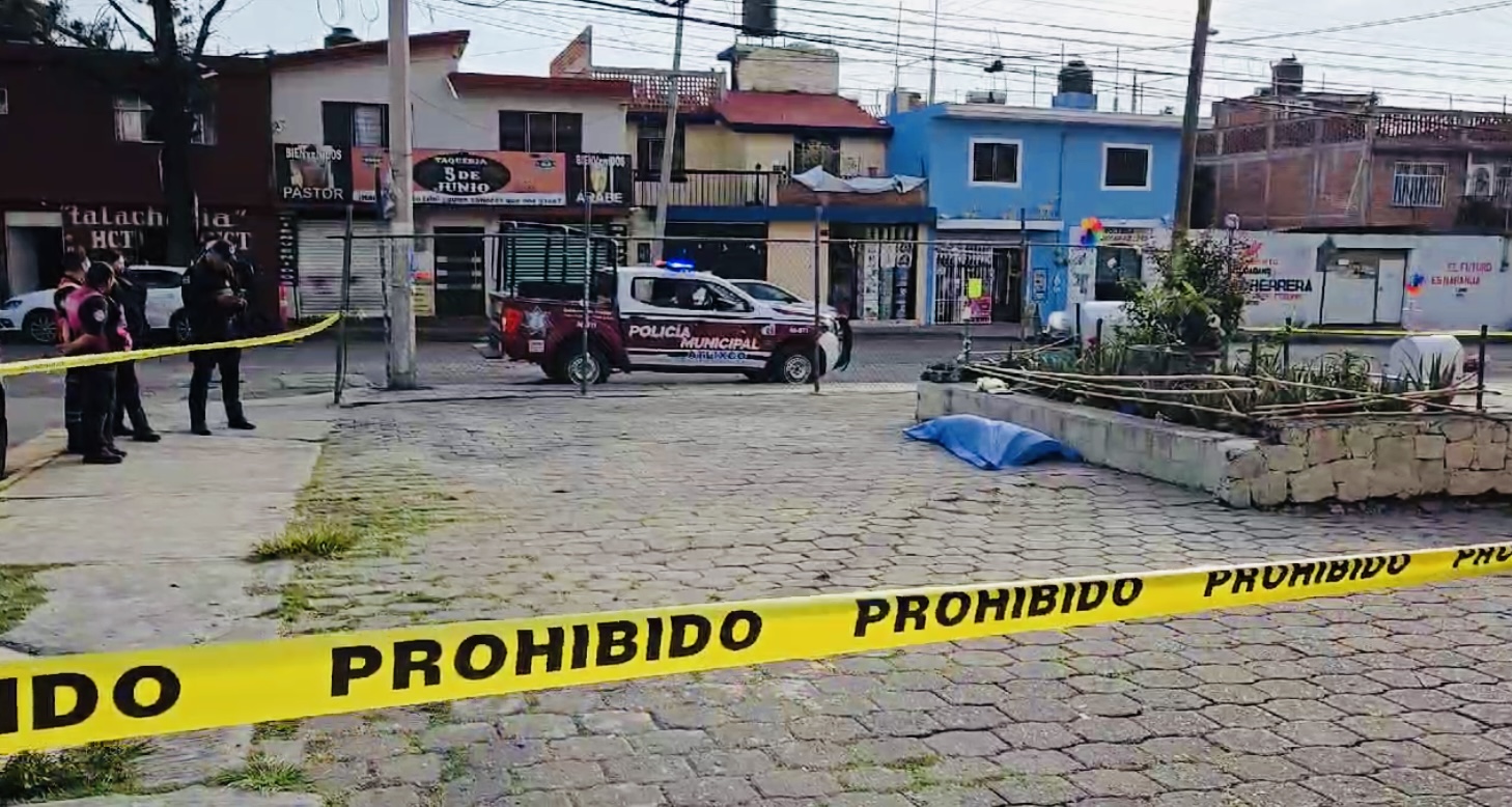 En Atlixco hombre convulsiona y muere en la vía pública 