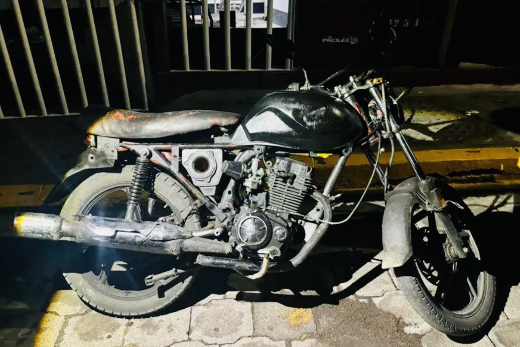 En Atlixco narcomenudista intentó huir en moto tras ser identificado 