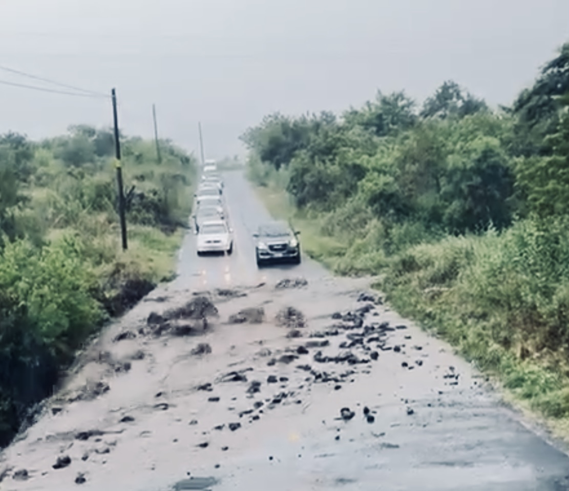 Lluvia del domingo afecta carretera a San Pedro Benito Juárez en Atlixco