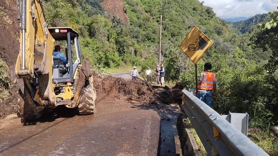 Lluvias en Tochimilco también dejan estragos en carreteras