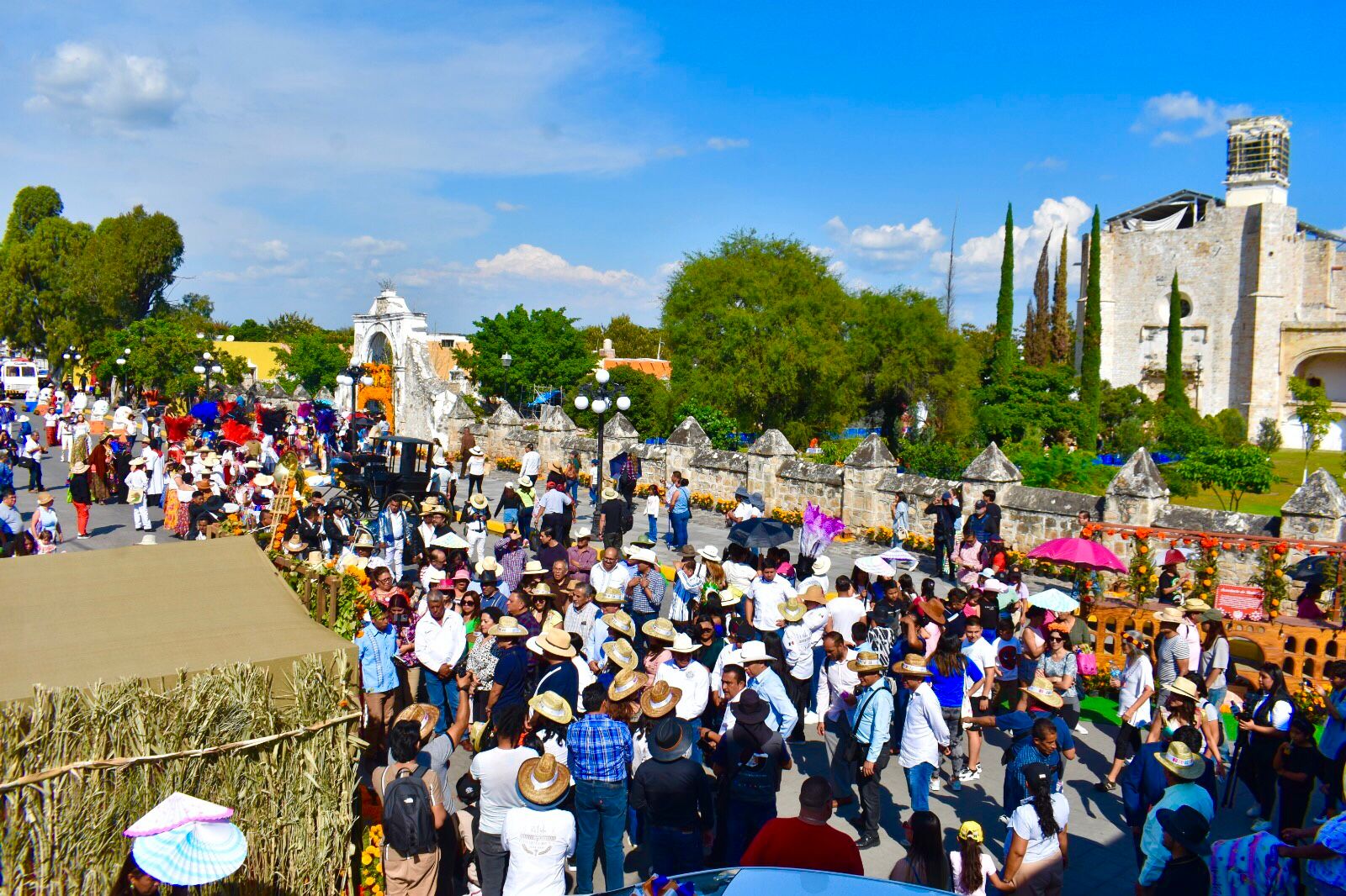 Llegan en primer día de Todos Santos 50 mil visitantes a Huaquechula