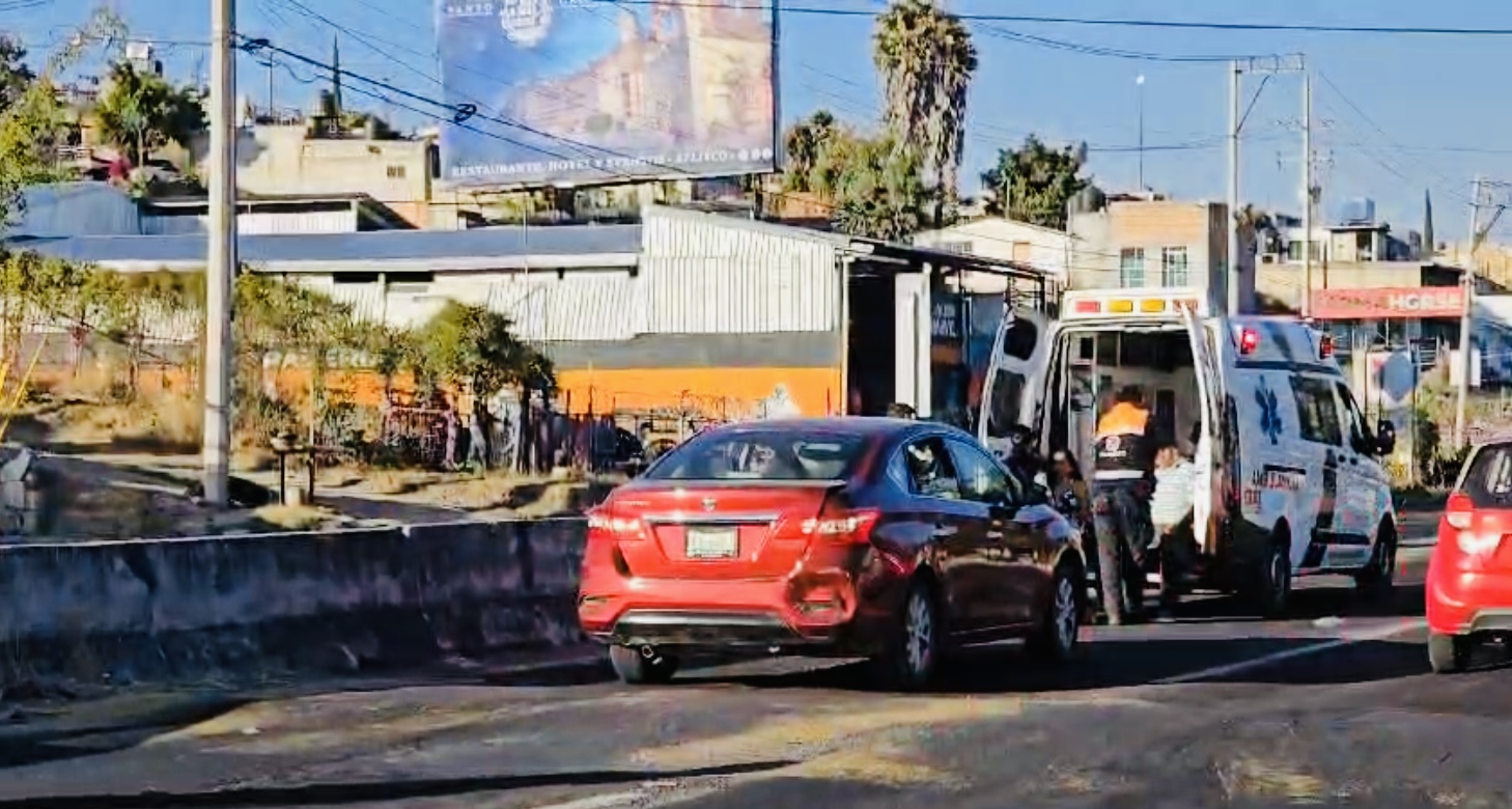 En Atlixco ebrio al volante provoca carambola en la Atlixco- Izúcar