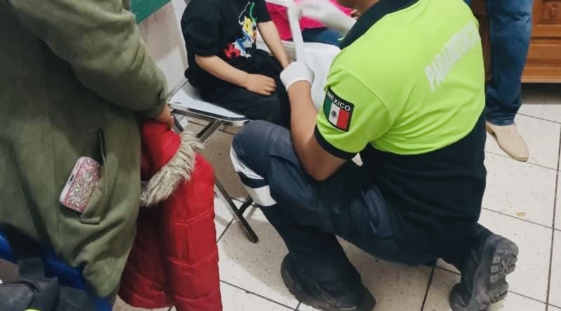 Hombre abandona a sus hijos en jaripeo en Tochimilco