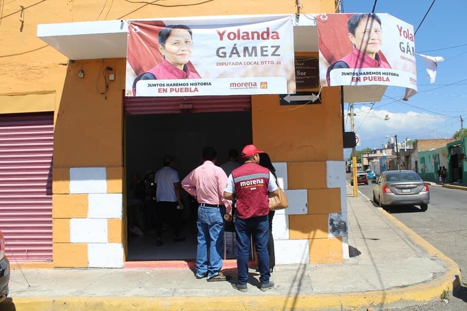 Candidatos abandonan tres mil lonas y mantas en calles de Atlixco